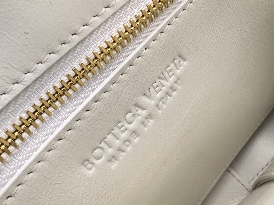 Kassette 28 Zoll, weißes, weiches Lammleder