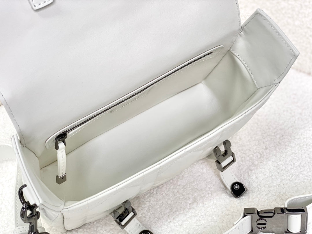 KLEINE DIORCAMP-TASCHE 23 IN WEISSEM KALBSLEDER