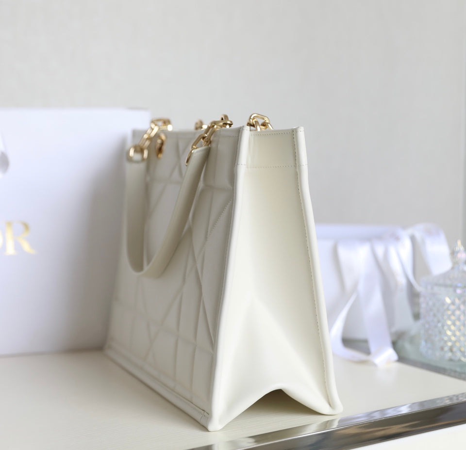 Große Tragetasche/Buchtasche 36 aus weißem Kalbsleder