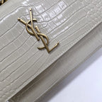 SUNSET MEDIUM 22 IN WEISSES KROKODILMUSTER-KALBLEDER GOLDENE BESCHLÄGE