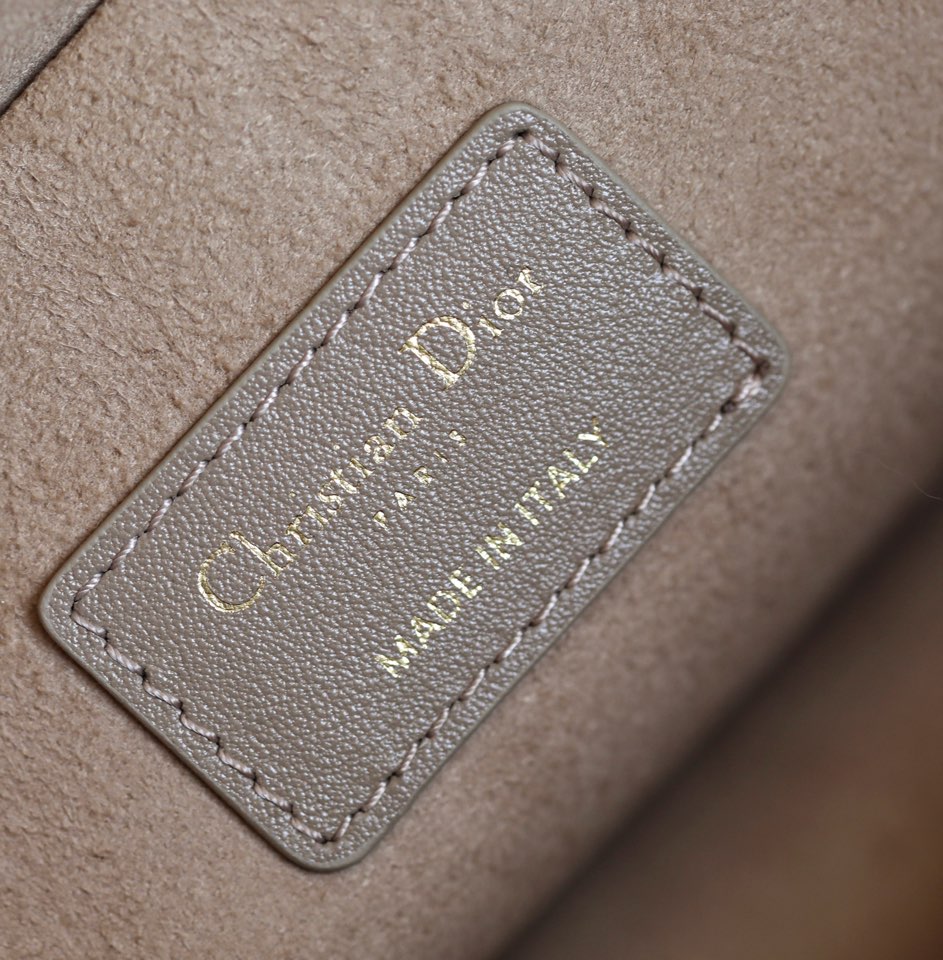 Große Tragetasche, Buchgröße 36, aus beigefarbenem Kalbsleder