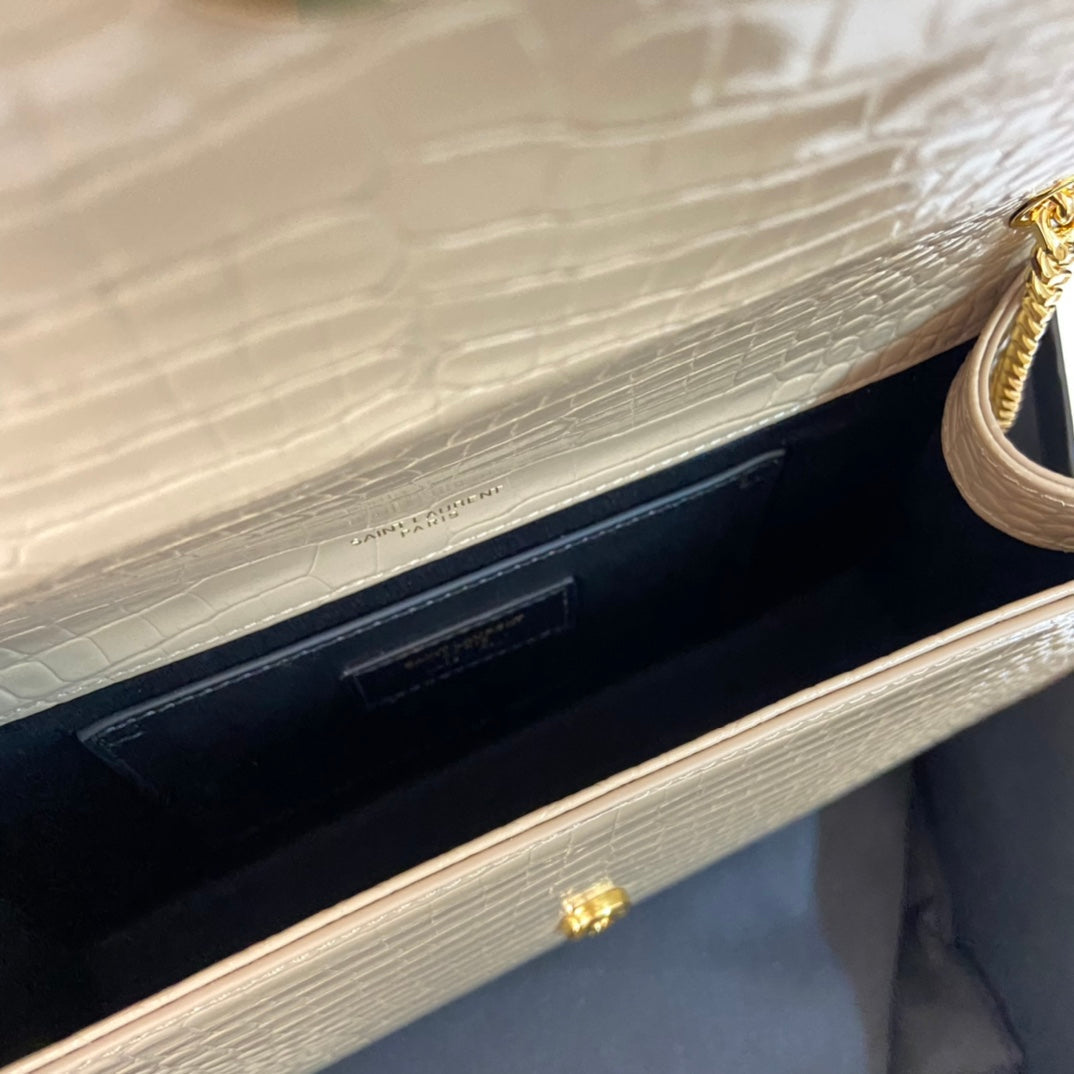 KATE TASSEL 24 KROKODILMUSTER KALBSLEDER BEIGE CREME MIT GOLDENEM LOGO