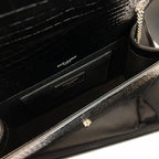 KATE TASSEL 24 KROKODILMUSTER-KALBLEDER SCHWARZ MIT SILBERNEN LOGO