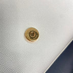 KATE TASSEL 24 WEISSES KALBSLEDER MIT GOLDENEM LOGO