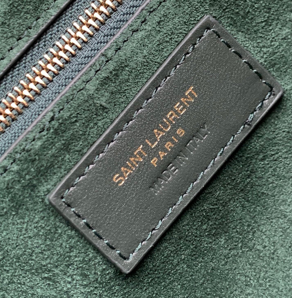 LE 5 À 7 TASCHE 24 DUNKELGRÜNES KALBSLEDER