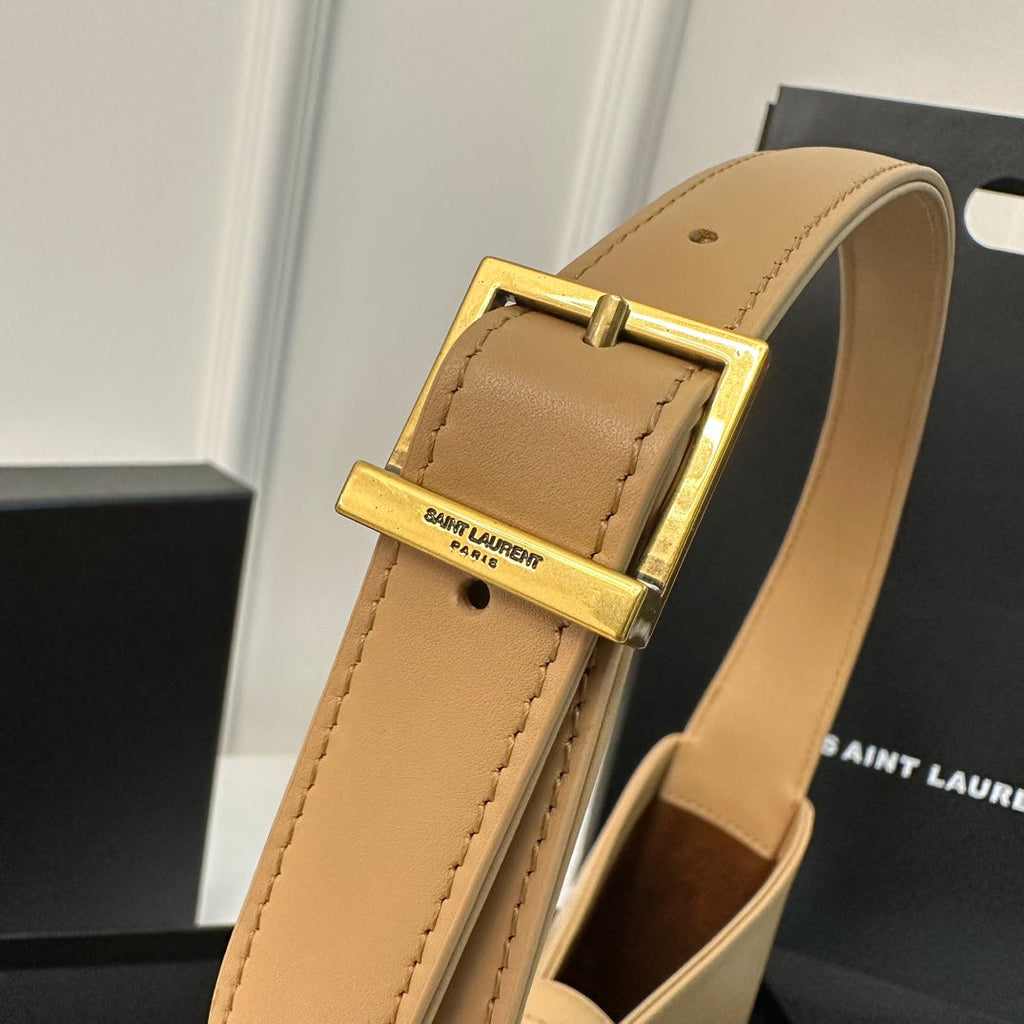 LE 5 À 7 BAG 24 YELLOW CREAM CALFSHEIN