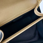 KATE 20 KLEIN IN KALBSLEDER BEIGE CREME MIT GOLDENEM LOGO