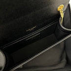 KATE 20 SMALL IN SCHWARZEM KALBSLEDER MIT GOLDENEM LOGO