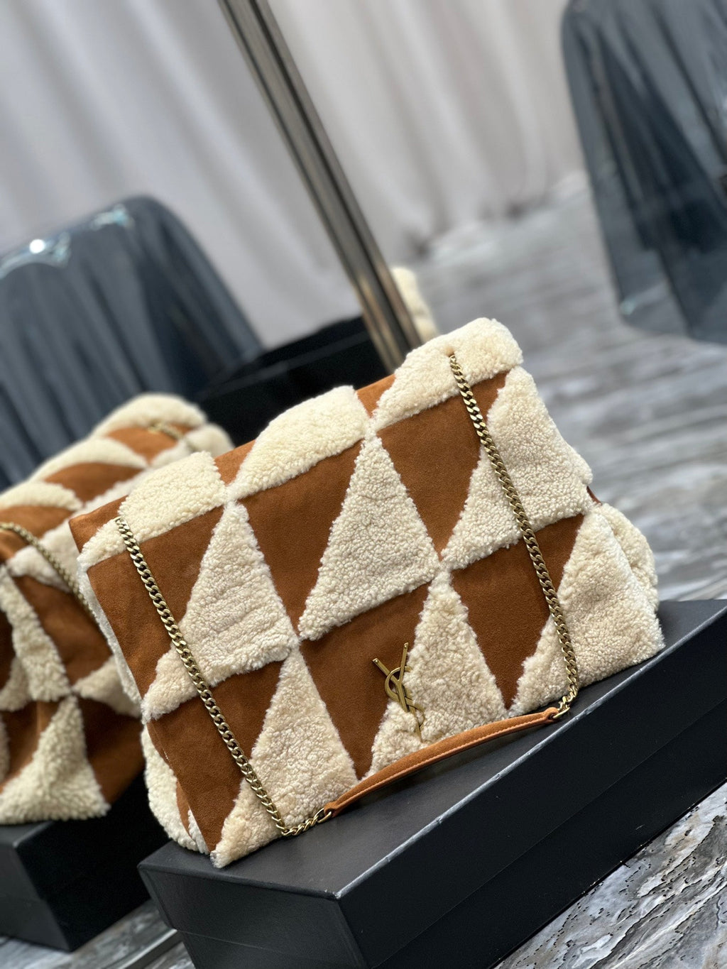 JAMIE 4.3 GROSSE TASCHE 38 IN BRAUN WILDLEDER-MIX BEIGE LAMMFUTTER GOLDENE BESCHLÄGE