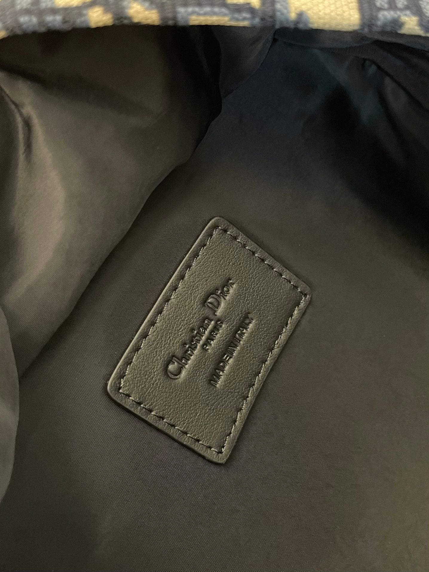 REISERUCKSACK 41 IN SCHRÄGEM JACQUARD