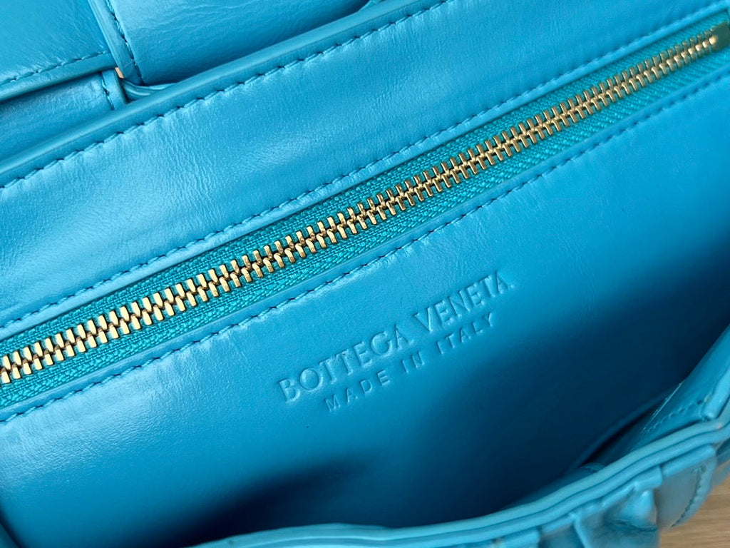 Kassette 28 Zoll, hellblau, weiches Lammleder