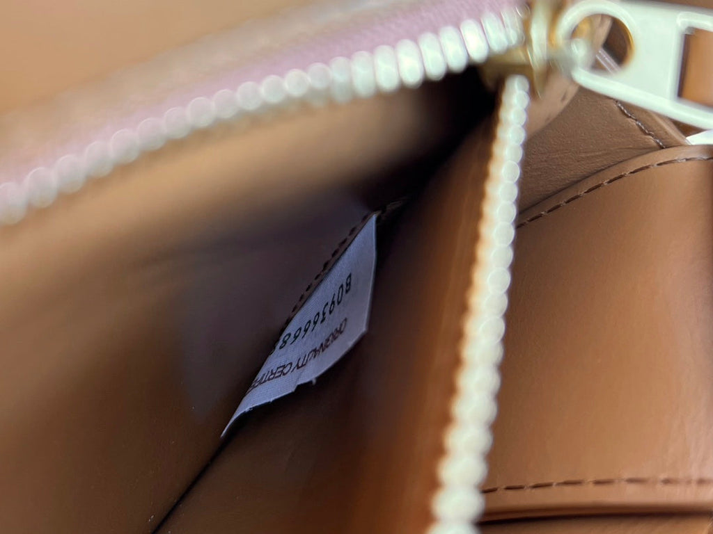 Kassette 28 Zoll, mittelbraunes, weiches Lammleder