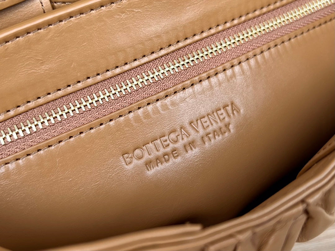 Kassette 28 Zoll, mittelbraunes, weiches Lammleder