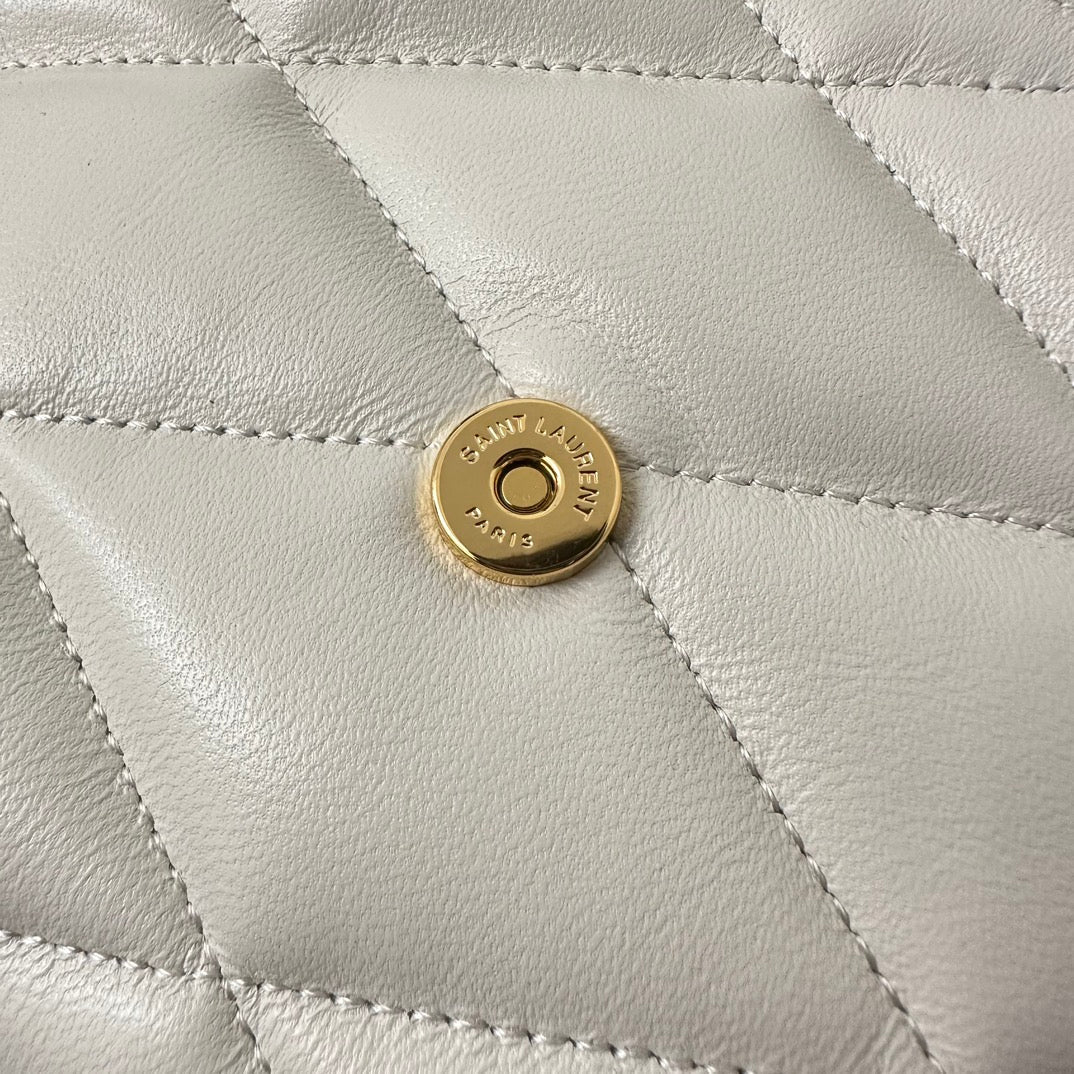 LE 5 À 7 HANDTASCHE 24 AUS WEISSEM LAMMFELL