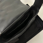 LE 5 À 7 HANDTASCHE 24 AUS SCHWARZEM LAMMFELL