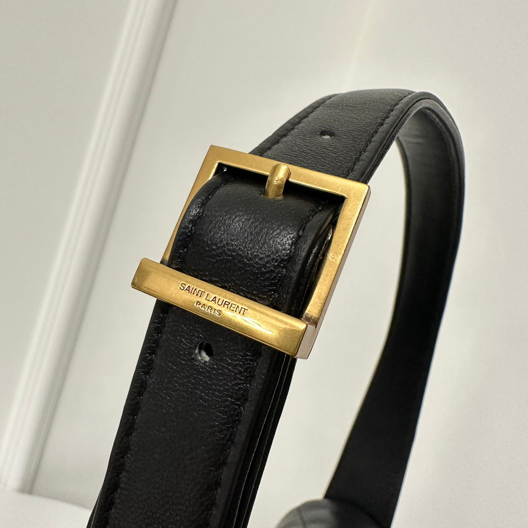 LE 5 À 7 HANDTASCHE 24 AUS SCHWARZEM LAMMFELL