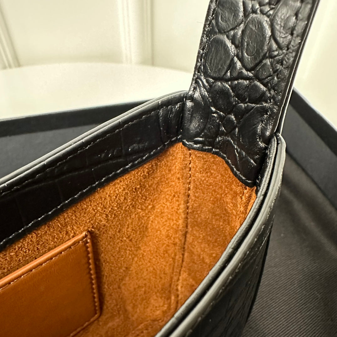 MINI 19 SCHWARZES KALBSLEDER HOBO