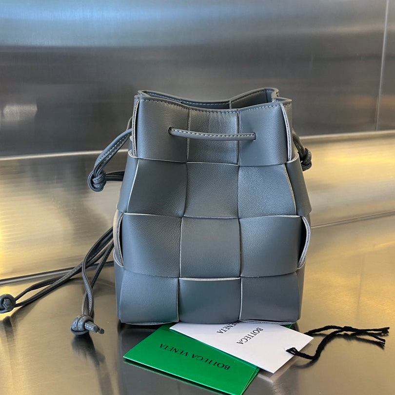 KLEINER KASSETTEN-BUCKET 18 IN DAVY'S GRAUES KALBSLEDER