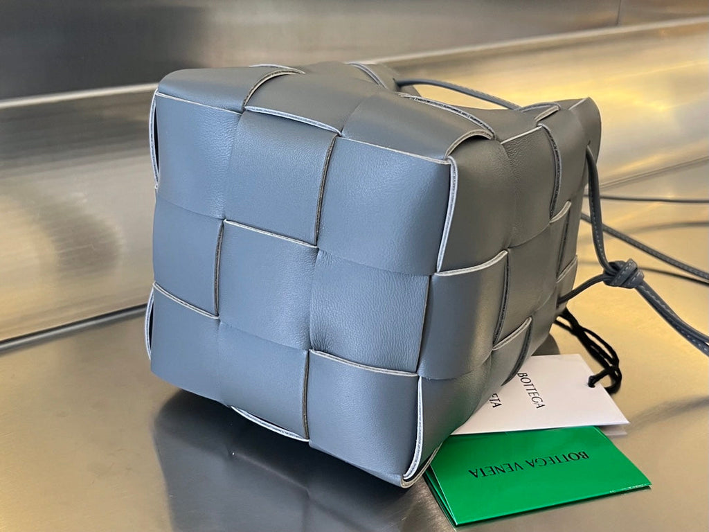 KLEINER KASSETTEN-BUCKET 18 IN DAVY'S GRAUES KALBSLEDER