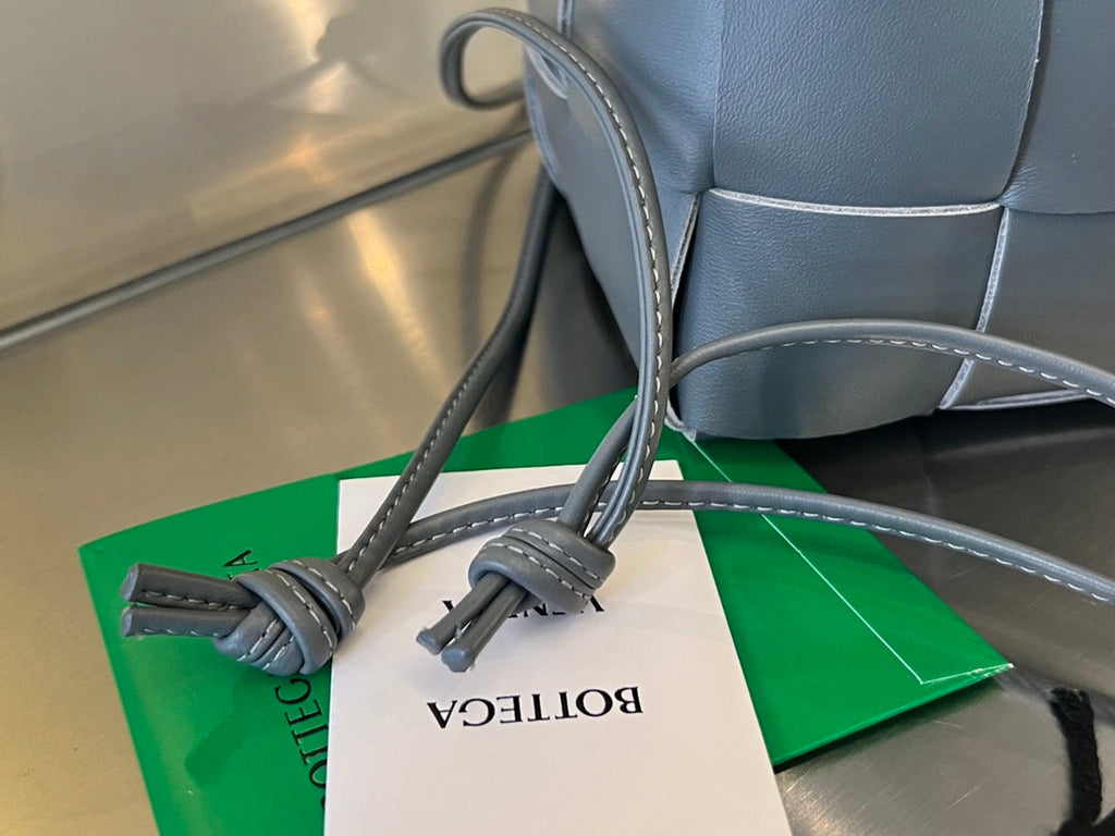 KLEINER KASSETTEN-BUCKET 18 IN DAVY'S GRAUES KALBSLEDER