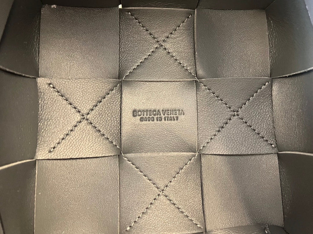 KLEINER KASSETTEN-BUCKET 18 IN DAVY'S GRAUES KALBSLEDER