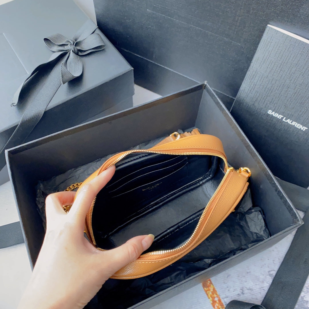 LOU MINI-KAMERATASCHE 19 IN MANGO-ORANGE KAVIARMUSTER KALBSLEDER GOLDENE BESCHLÄGE