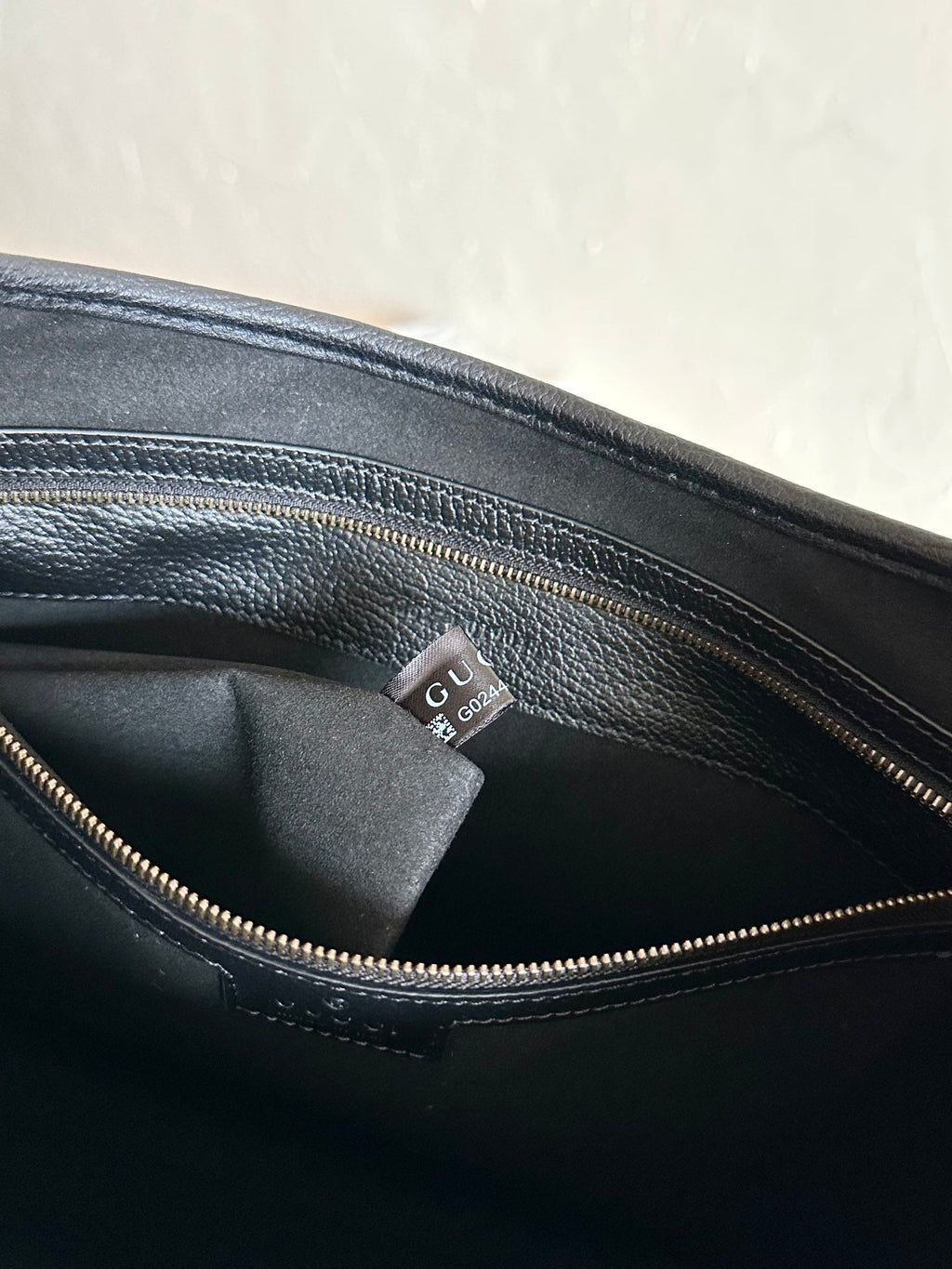 APHRODITE MEDIUM 39 SCHULTERTASCHE AUS SCHWARZEM KALBSLEDER