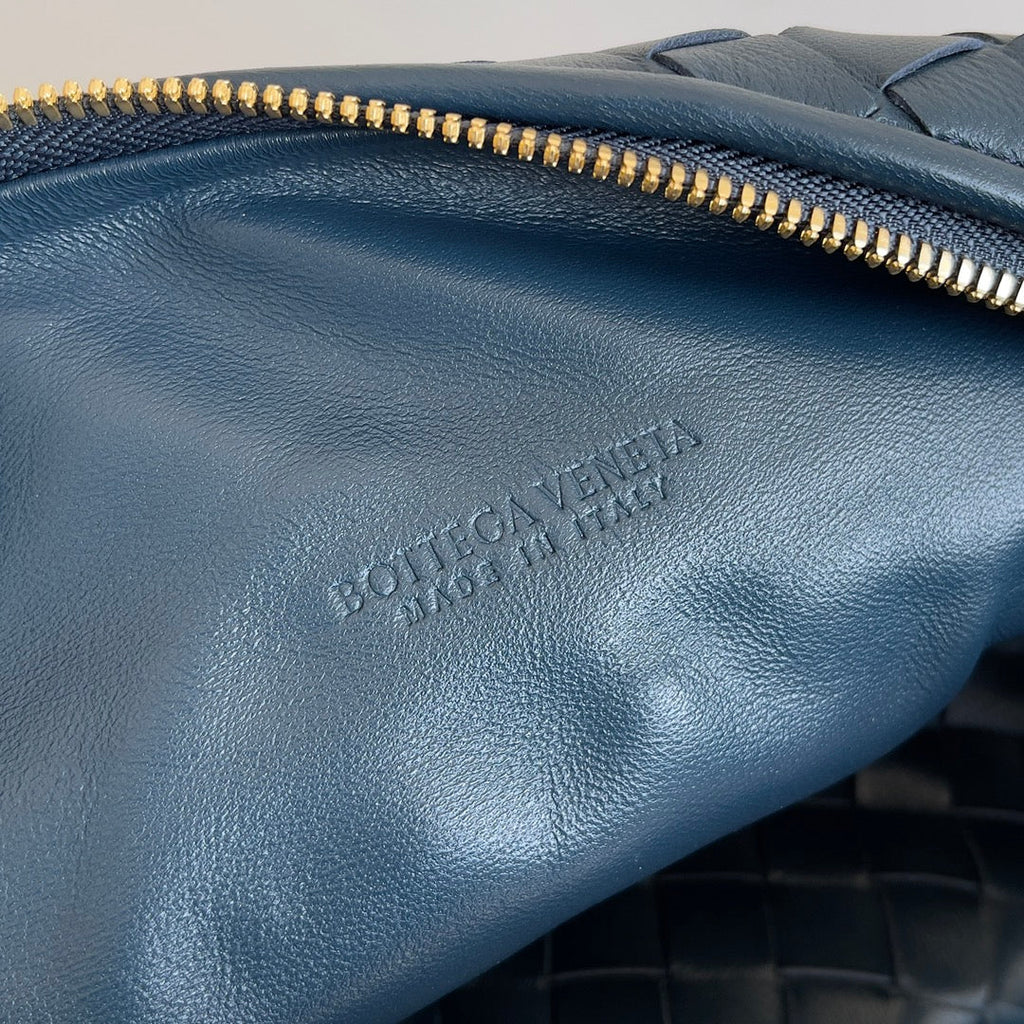 MINI JODIE 23 IN STAHLBLAUEM LAMMLEDER