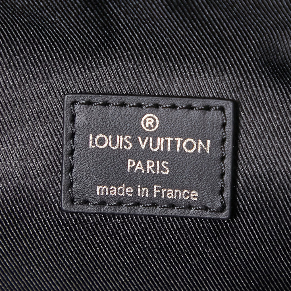 AVENUE SLINGBAG 31 IN SCHWARZ MONOGRAM ECLIPSE CANVAS