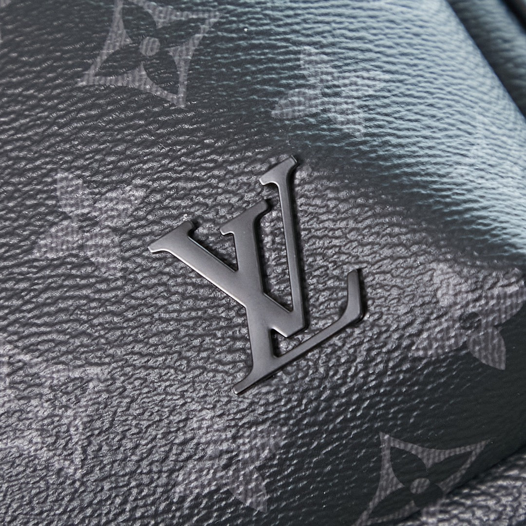 AVENUE SLINGBAG 31 IN SCHWARZ MONOGRAM ECLIPSE CANVAS