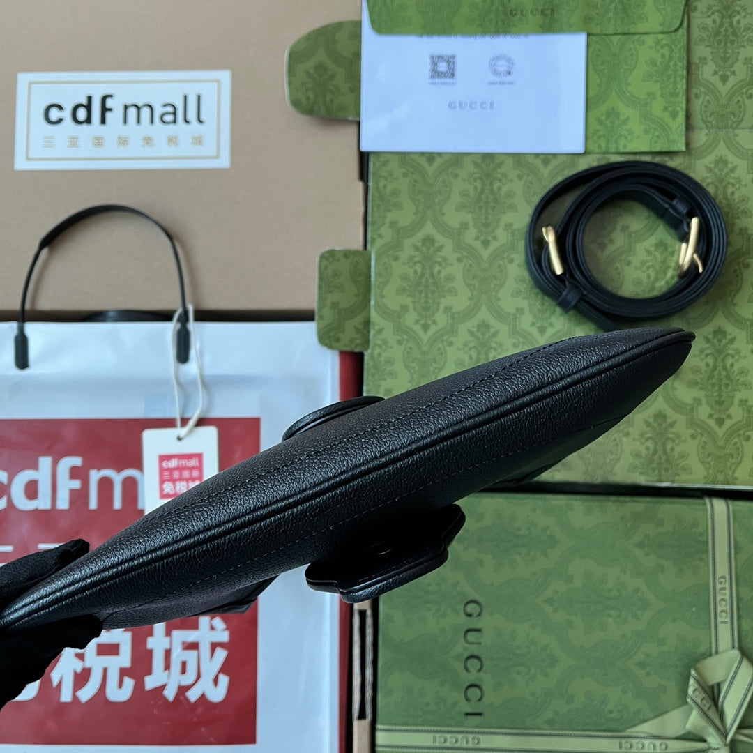 APHRODITE KLEINE SCHULTERTASCHE 27 IN SCHWARZES KALBSLEDER GOLDENE BESCHLÄGE