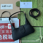 APHRODITE KLEINE SCHULTERTASCHE 27 IN SCHWARZES KALBSLEDER GOLDENE BESCHLÄGE