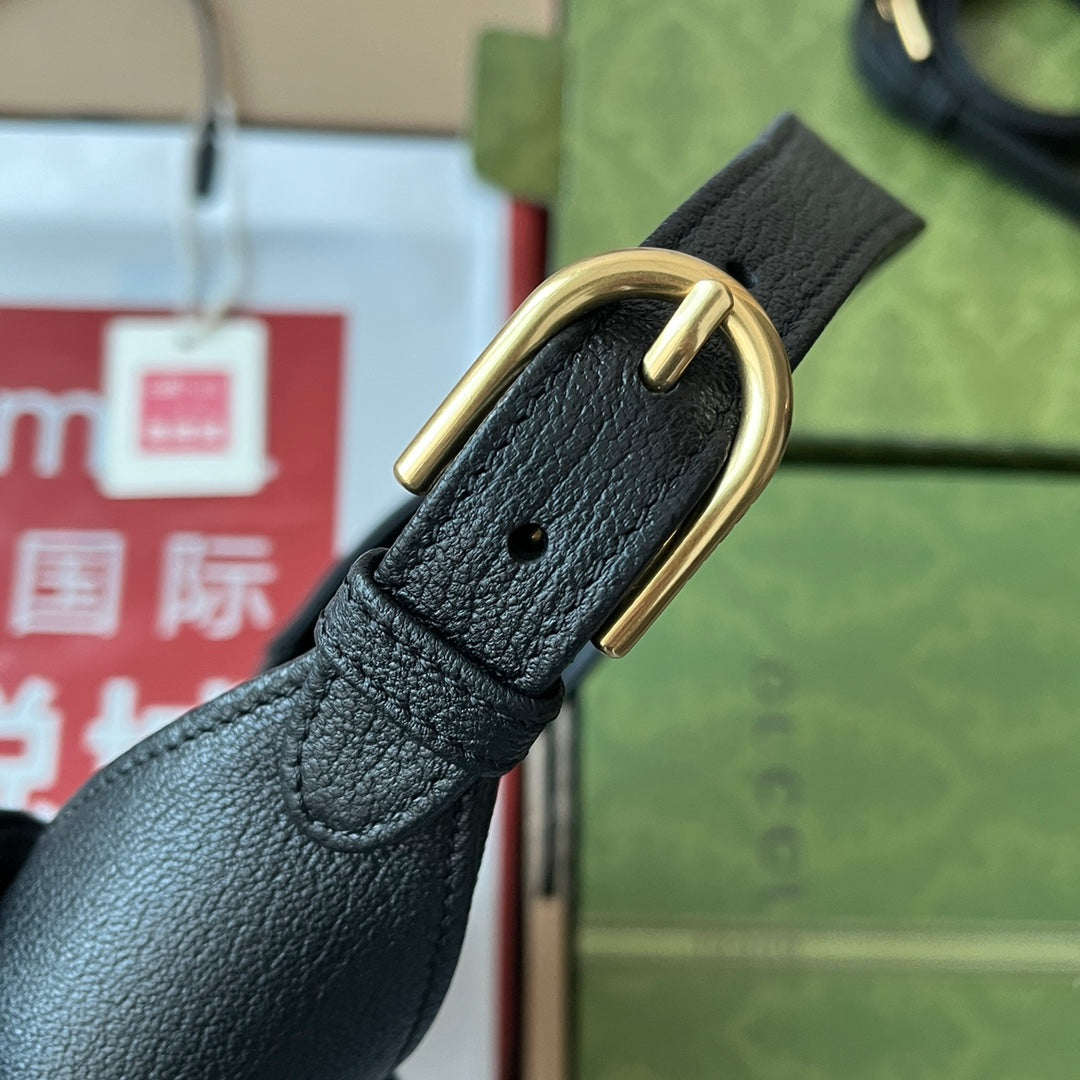 APHRODITE KLEINE SCHULTERTASCHE 27 IN SCHWARZES KALBSLEDER GOLDENE BESCHLÄGE