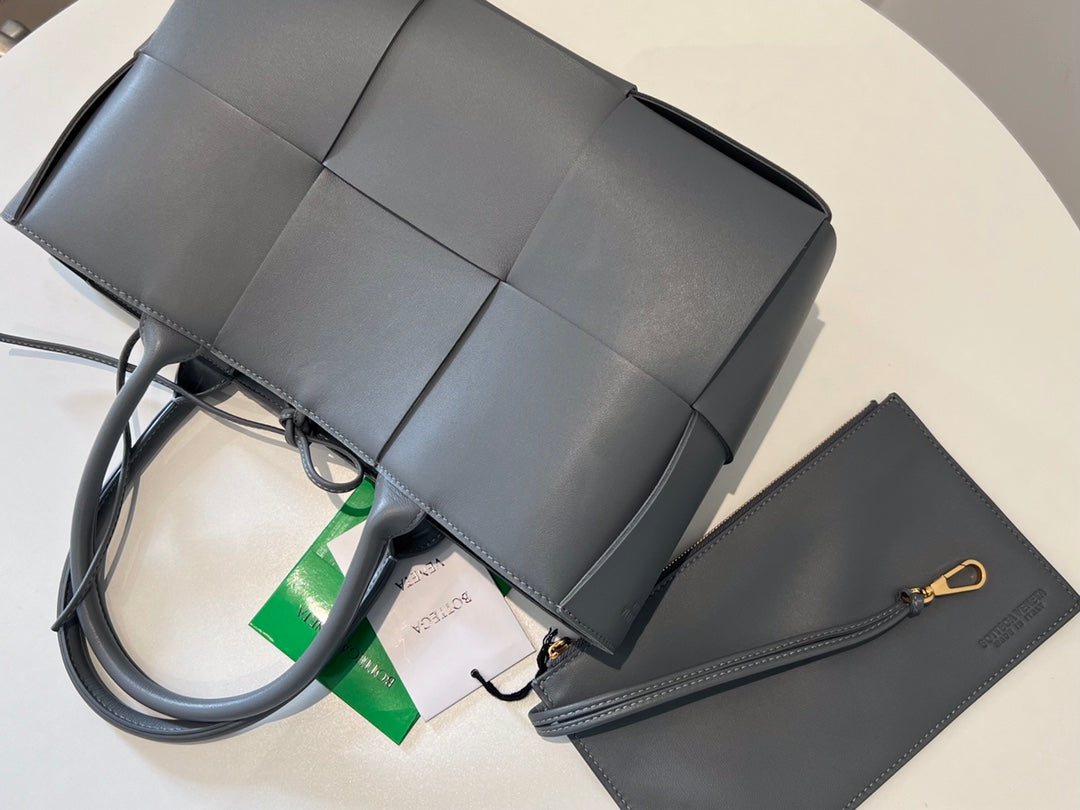 Kleine Arco Tragetasche, 30 Zoll, Forellengrau, Lammfell