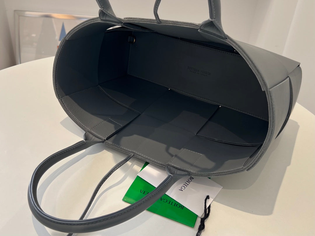 Kleine Arco Tragetasche, 30 Zoll, Forellengrau, Lammfell