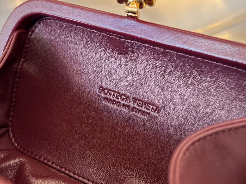 KNOTEN 19 IN BAROLO LAMMLEDER