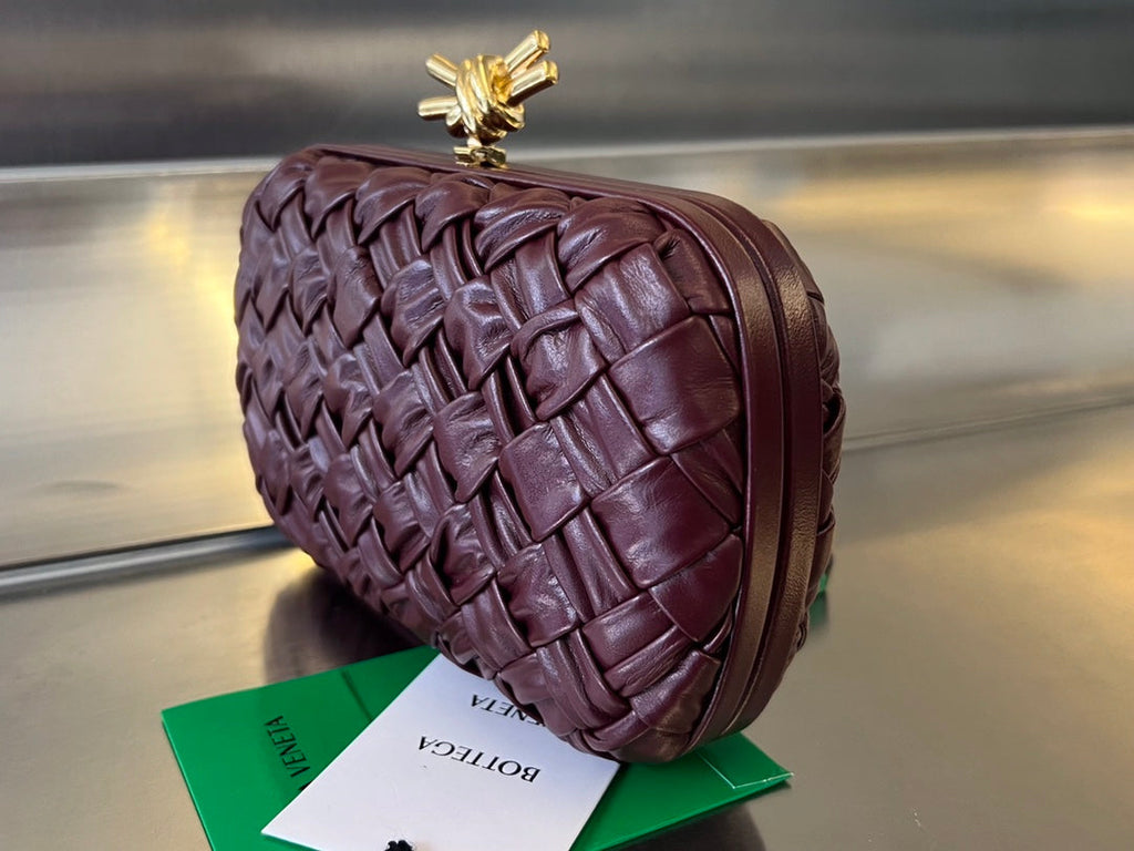 KNOTEN 19 IN BAROLO LAMMLEDER