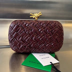 KNOTEN 19 IN BAROLO LAMMLEDER