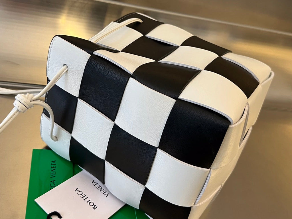 KLEINER KASSETTEN-EIMER 18 ZOLL WEISS-MIX SCHWARZES KALBSLEDER