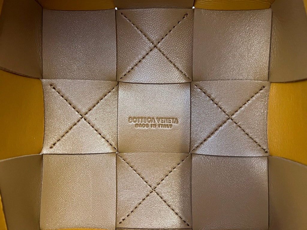 Kleiner Kassetteneimer, 45,7 cm, braun-orangefarbenes Kalbsleder