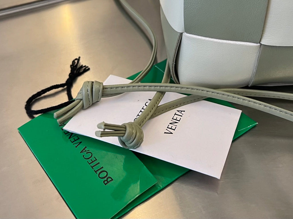 KLEINER KASSETTEN-EIMER 18 IN XANADU MIX WEISSES KALBSLEDER