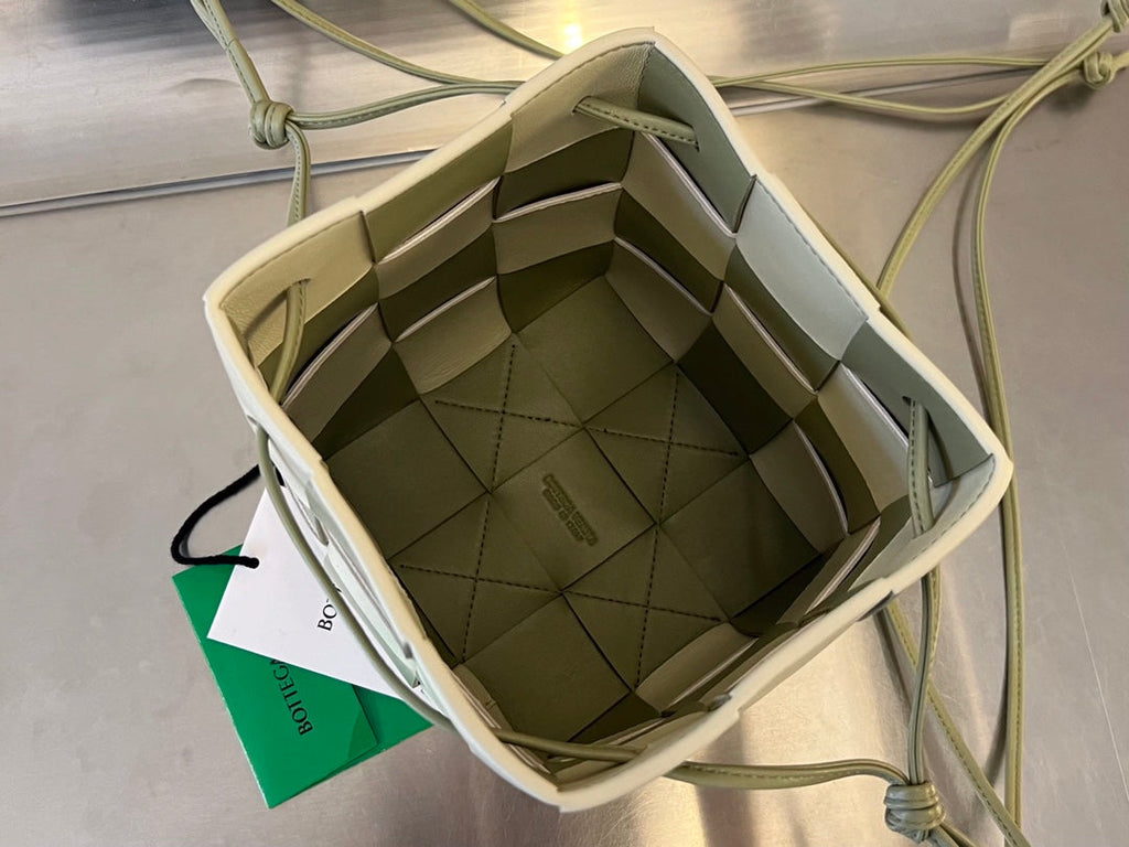 KLEINER KASSETTEN-EIMER 18 IN XANADU MIX WEISSES KALBSLEDER