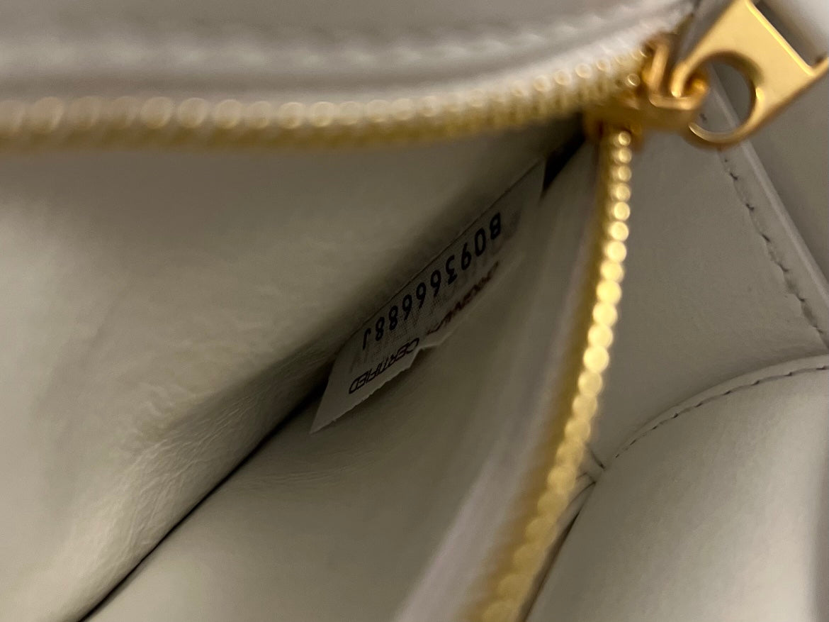 MINI-KASSETTE 19 ZOLL WEISSES WEICHES LAMMLEDER