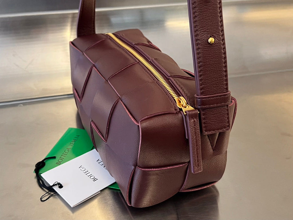 BRICK CASSETTE 28 IN WINE RED CALFSHIN