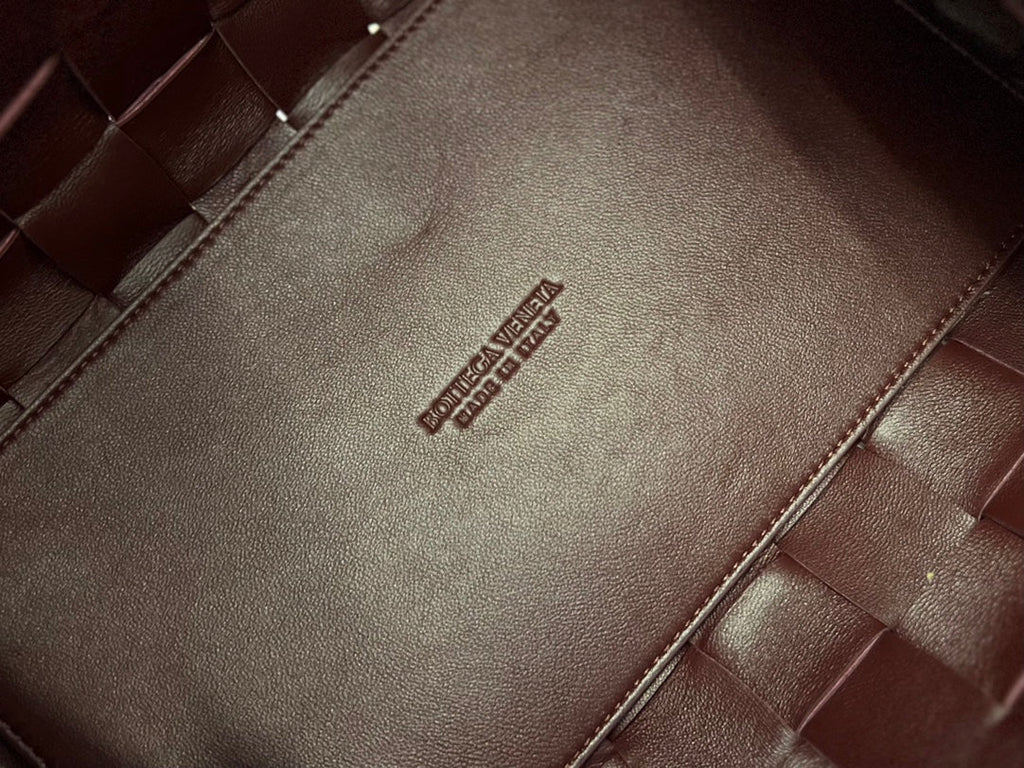 MITTEL 28 KASSETTEN SCHOKOLADENBRAUN LAMMHAUT