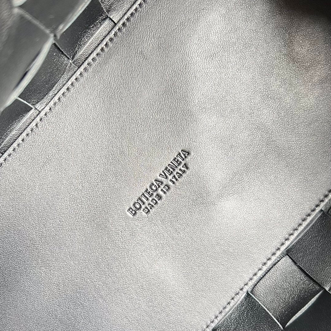 MITTEL 28 KASSETTEN SCHWARZES LAMMLEDER