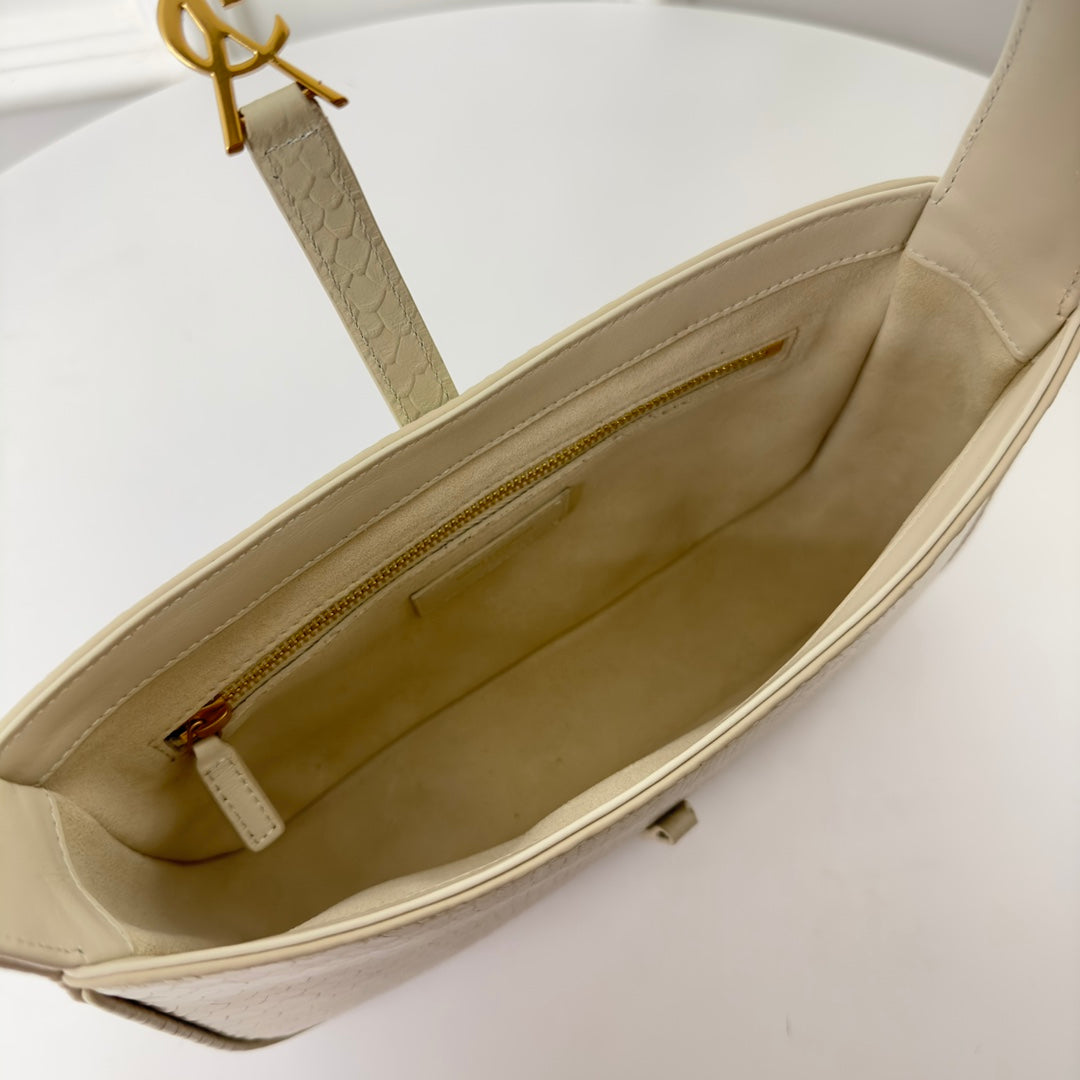 LE 5 À 7 HANDTASCHE 24 IN SCHLANGENMUSTER WEISSES KALBSLEDER