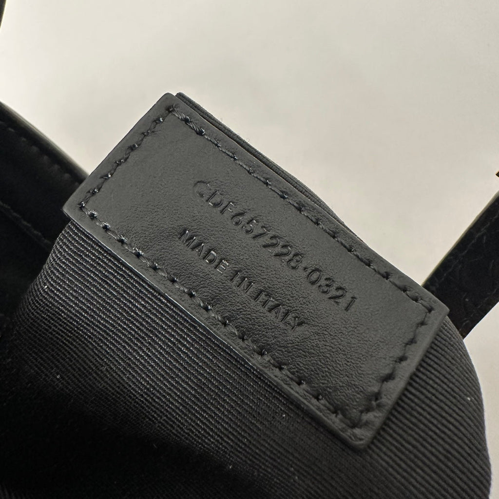 LE 5 À 7 HANDTASCHE 24 IN SCHLANGENMUSTER SCHWARZES KALBSLEDER