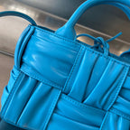 CANDY ARCO TOTE 20 IN CERULEAN BLUE WEICHES LAMMLEDER
