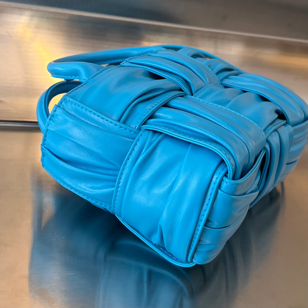 CANDY ARCO TOTE 20 IN CERULEAN BLUE WEICHES LAMMLEDER